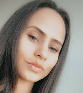 Meet your Posher, Georgina da